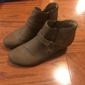 Naturalizer boots size 10 women